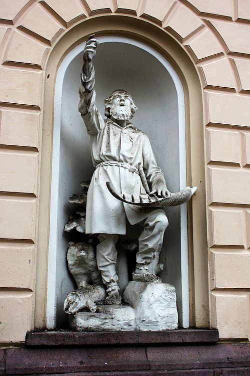 [statue of Vinminen]